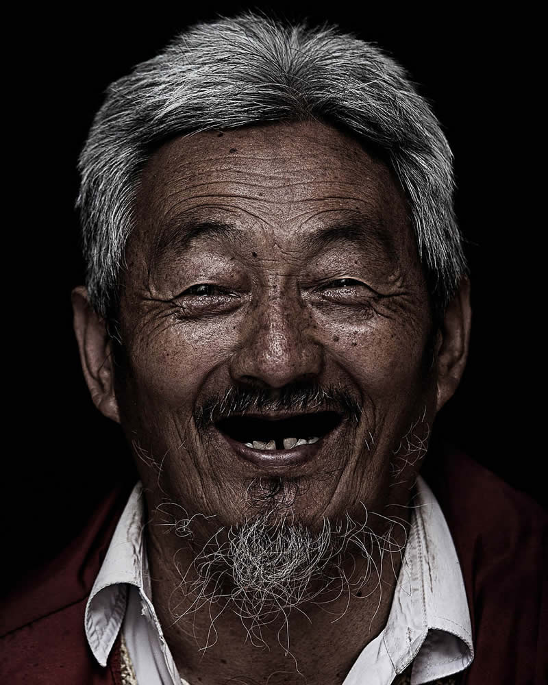 Diaspora Smile Portraits of Tibetans in Exile by Bhanuwat Jittivuthikarn