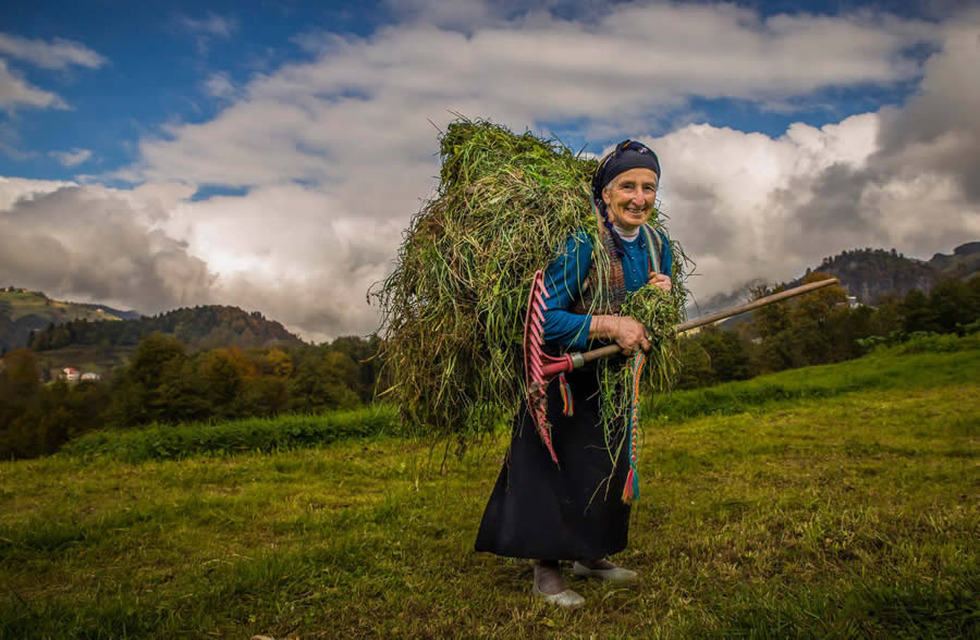 Everyday Life Of Turkey Photography by Ibrahim Aysundu