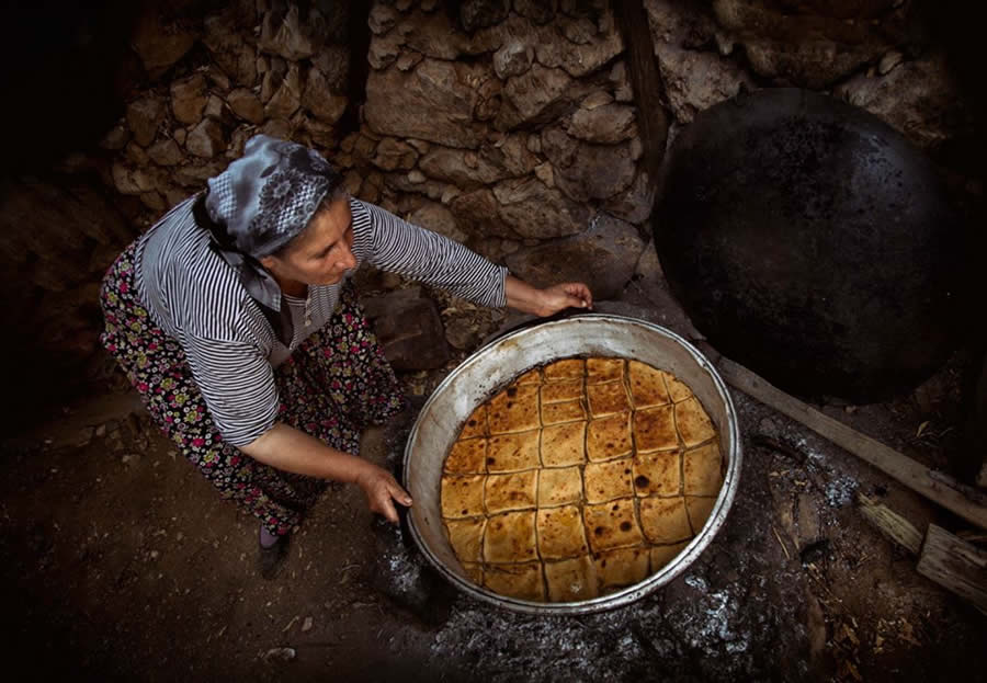 Everyday Life Of Turkey Photography by Ibrahim Aysundu