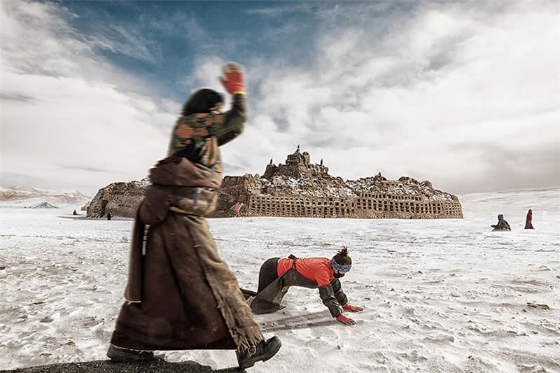 Sacred Beauty of Tibet and the Grand Buddha Festival at Langmu Temple by Hu Guoqing