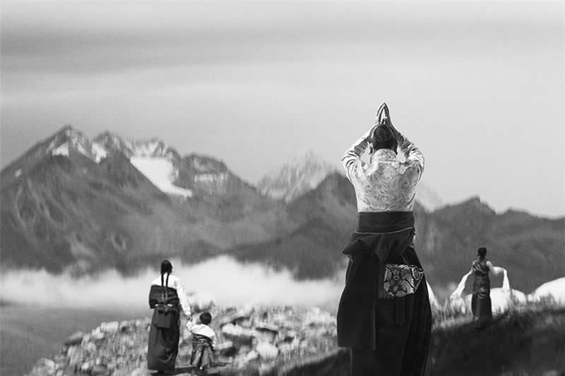 Sacred Beauty of Tibet and the Grand Buddha Festival at Langmu Temple by Hu Guoqing