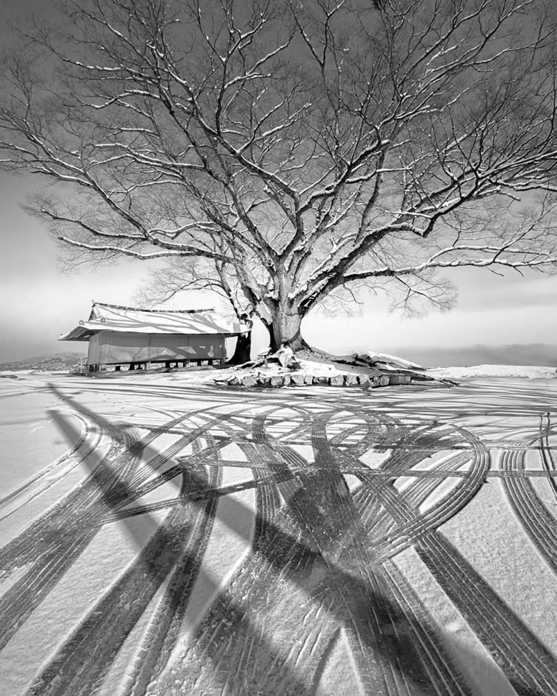 Black and White Long Exposure Landscape Photography by Jo Deok-hwan