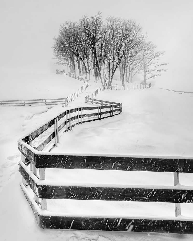 Black and White Long Exposure Landscape Photography by Jo Deok-hwan