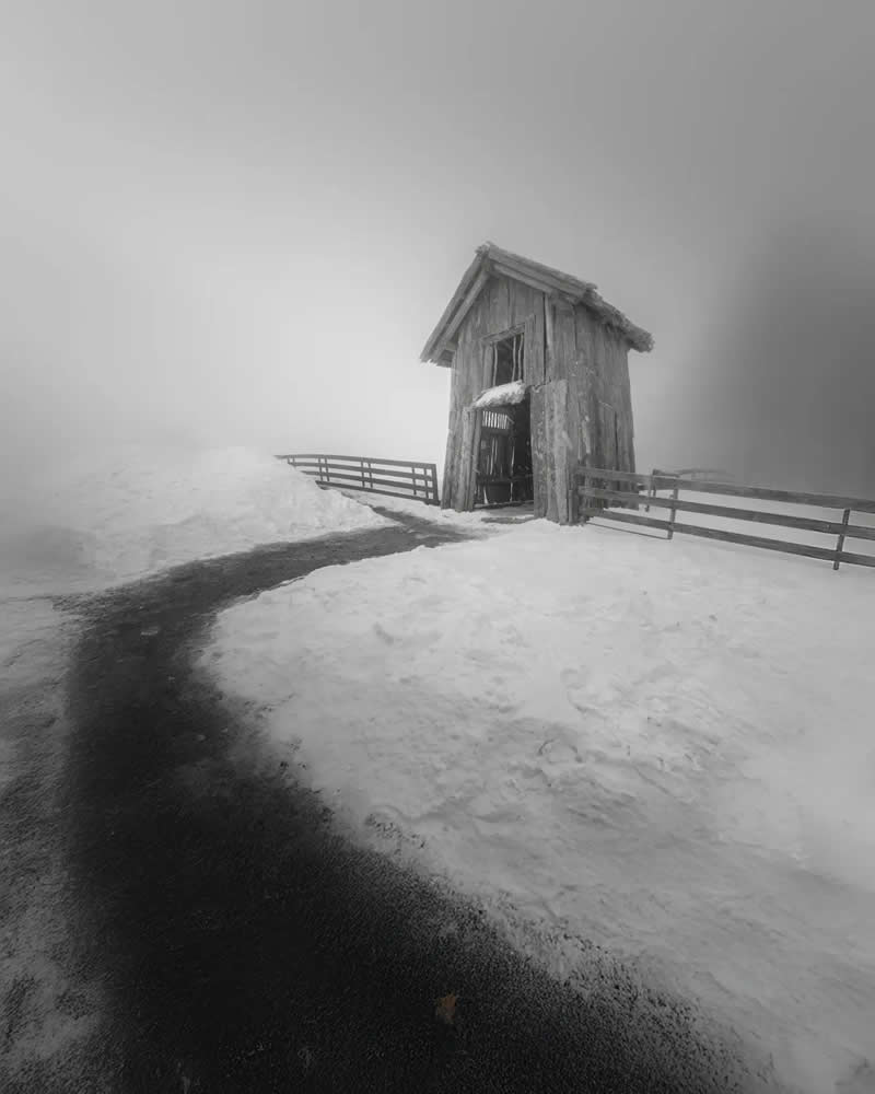 Black and White Long Exposure Landscape Photography by Jo Deok-hwan