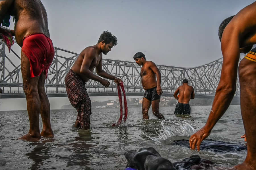 Indian Street Photography by Konark Basu