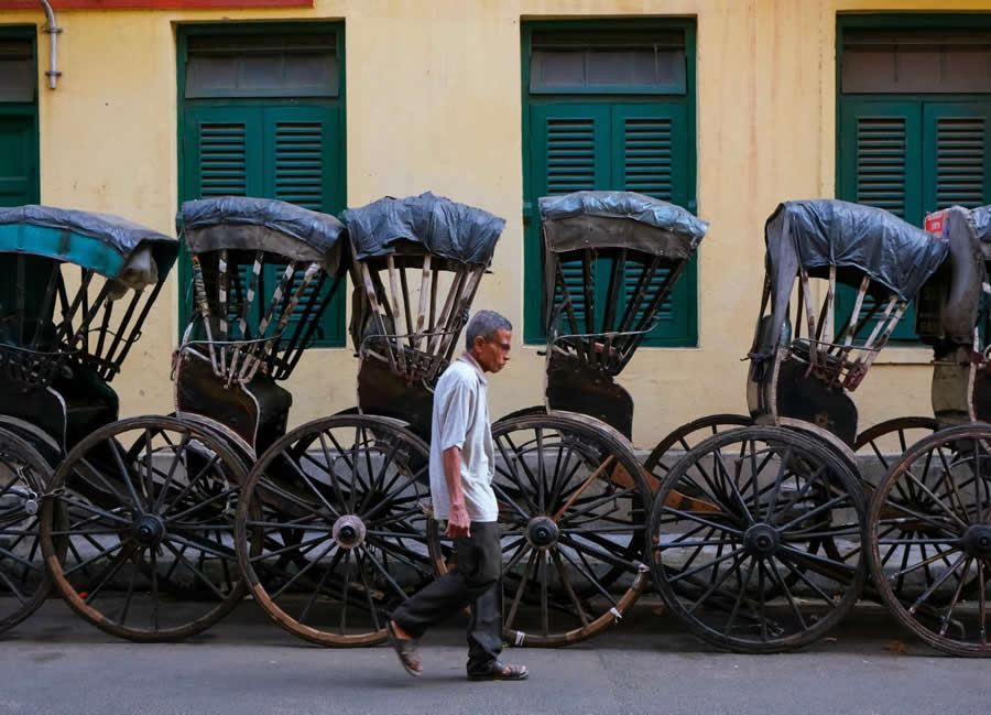 Indian Street Photography by Konark Basu