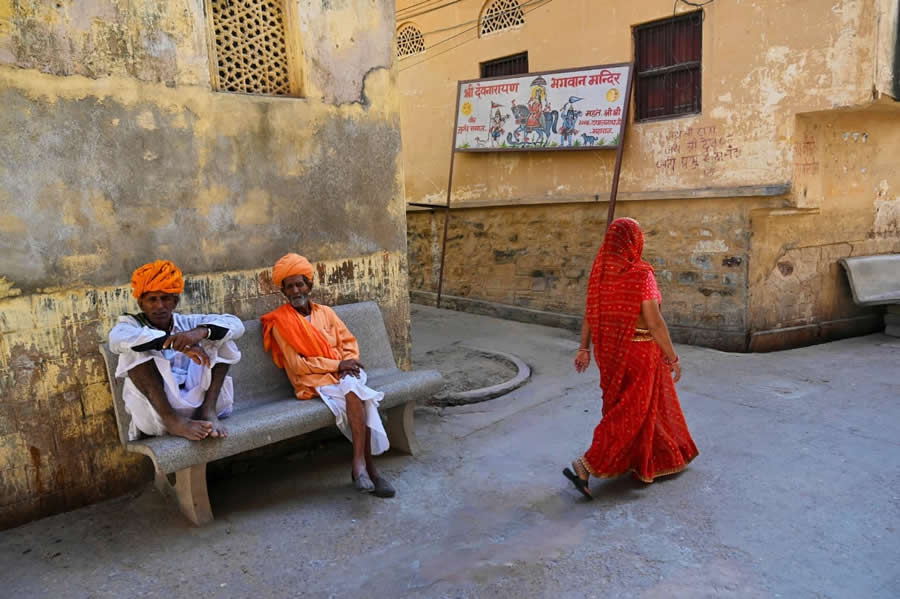 Indian Street Photography by Konark Basu